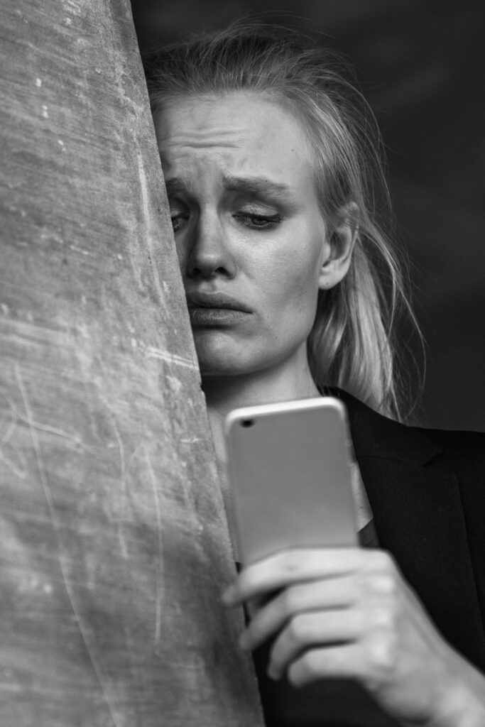 Signs Your Boyfriend is Not in Love With You Anymore