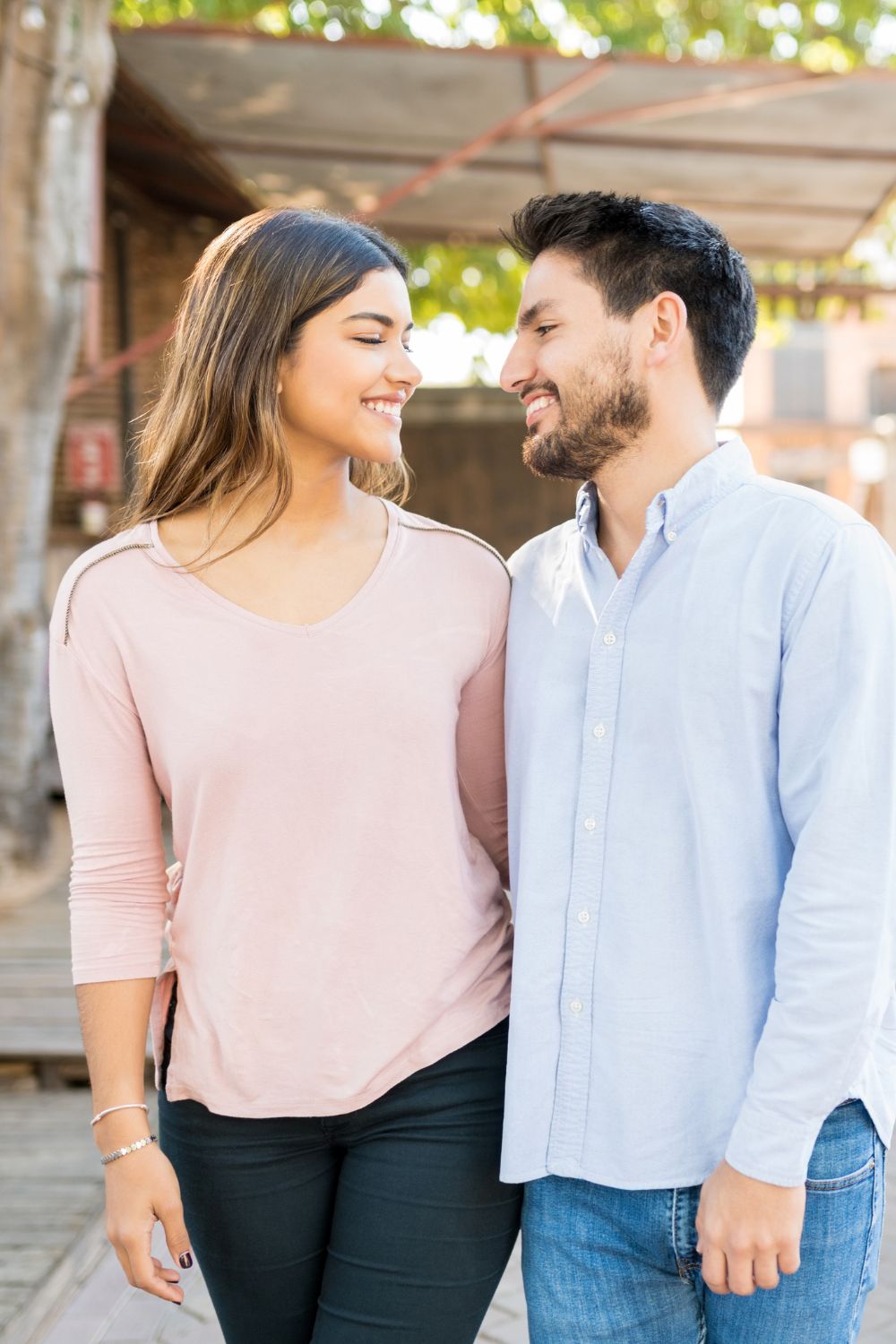 If a Guy Kisses You On The First Date What Does That Mean?