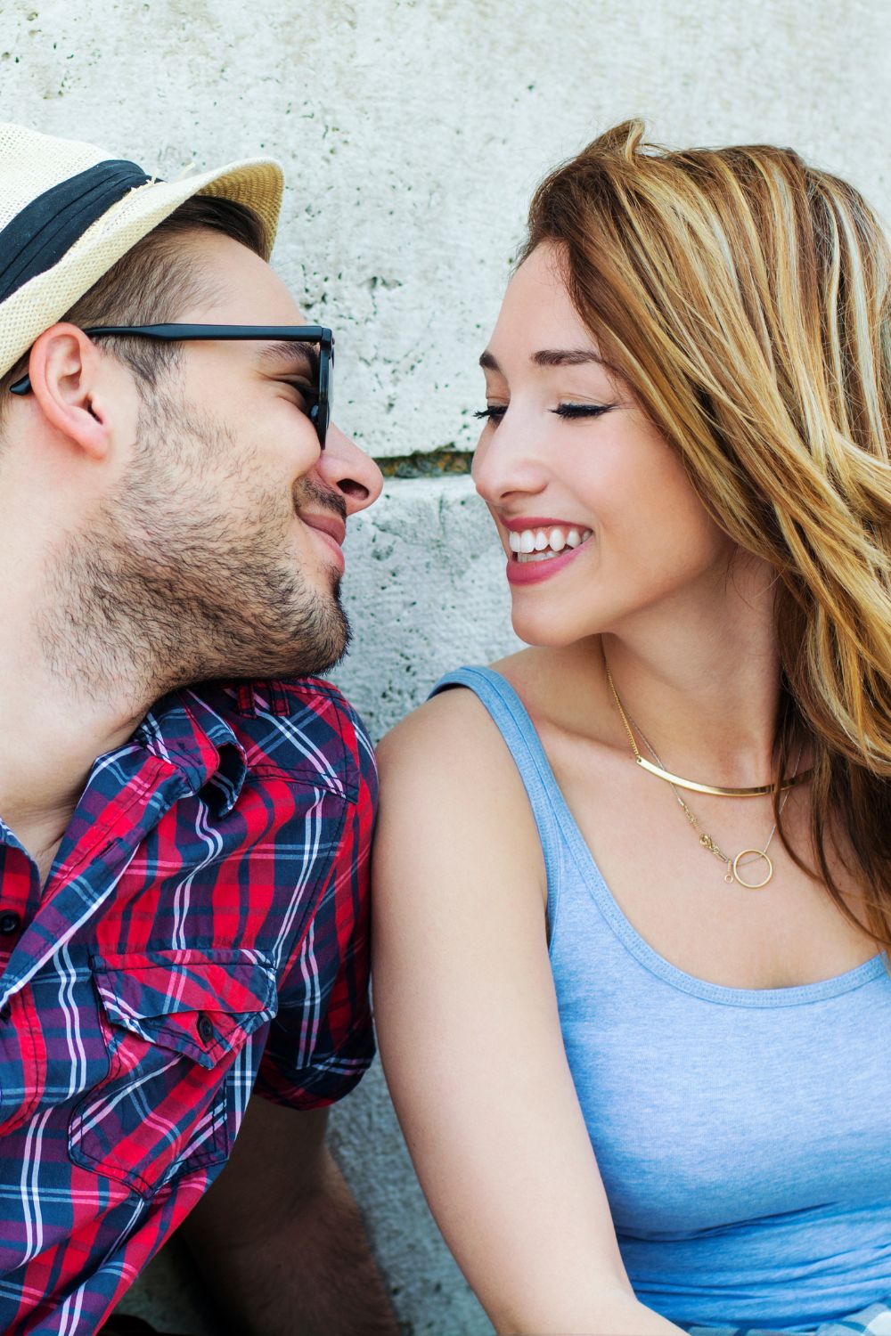 If a Guy Kisses You On The First Date: What Does That Mean?