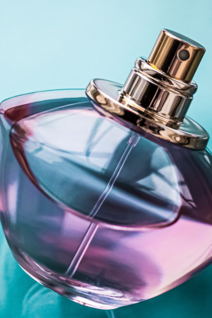 Gifts a married man should never buy for another woman